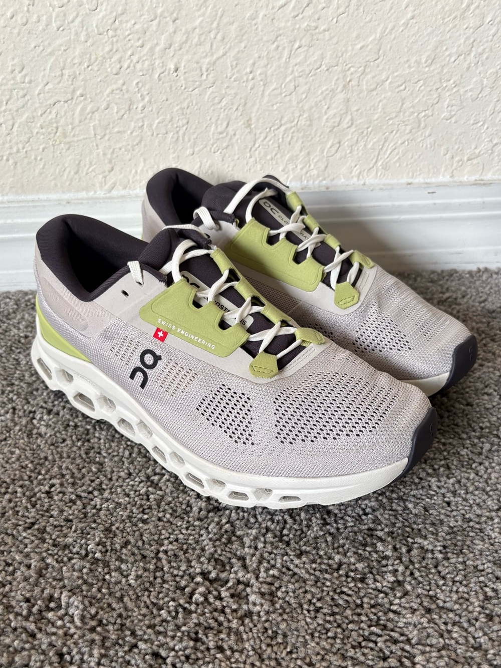 On cloud OC Cloud Stratus Size 8